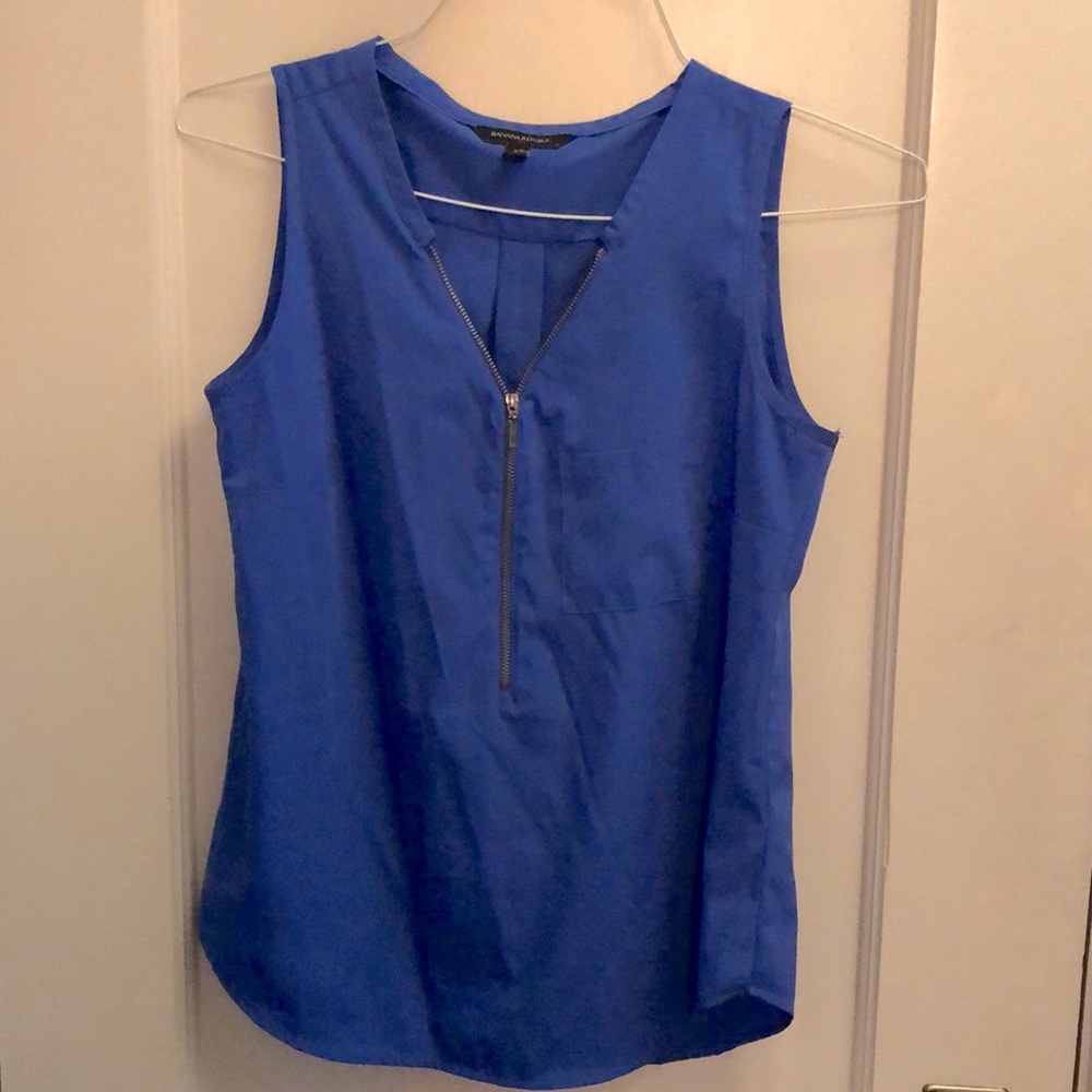 Banana Republic zip sleeveless shirt